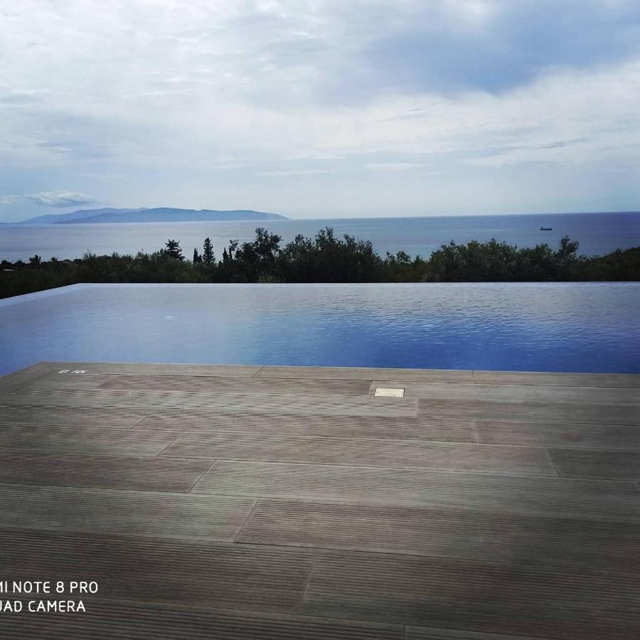 Villa Shades Of Blue Trapezaki  Bagian luar foto